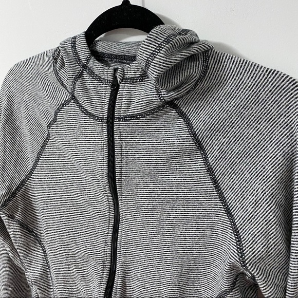 Joe Fresh Black & White Striped Zip Up Hoodie | M - Picture 4 of 8